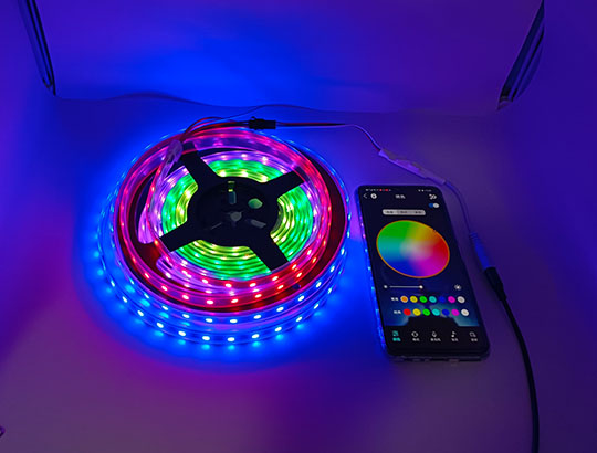 多功能上海应急手电筒方案开发，手电筒驱动芯片厂家